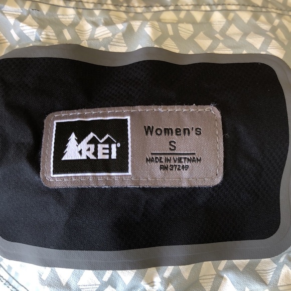 SOLD 🙌🏼 REI Hooded Raincoat Sz S - Picture 15 of 15